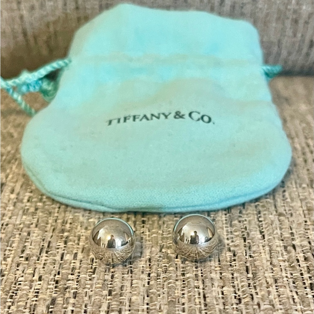 Authentic💗Tiffany & Co . Large Round Silver Stud Earrings.